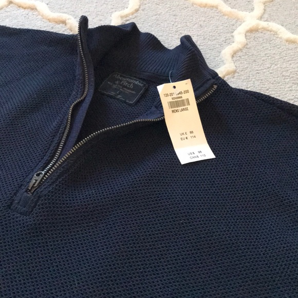 Abercrombie and Fitch quarter zip - Picture 3 of 5